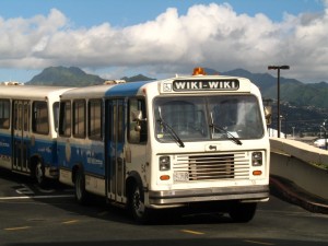 Der Wiki-Wiki-Bus am Flughafen Honululu (Foto: Andrew Laing)