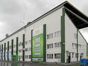 Haupttribüne im Sportpark Ronhof (Foto: Andreas Rümler / »Färdder«)