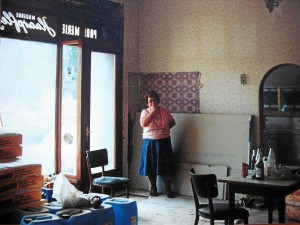 Geschleifter Frisörladen 1991 (Foto: Archiv Doc Bendit)