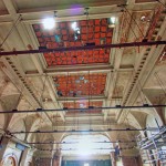 Freigelegte Festsaal-Decke, zerstörte Wand-Medaillons (Foto: privat)