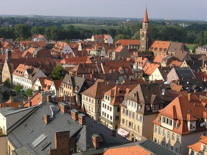 Blick vom Rathausturm auf die Dächer der Altstadt (Foto: Wikipedia, Lizenz CC-BY-SA-2.0-DE)