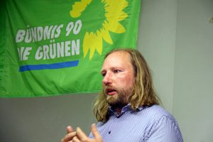 Toni Hofreiter beim Vortrag in der Fürther Freibank (Foto: Kamran Salimi)