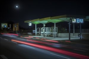 Warten auf Erleuchtung: Sind E-Busse ökölogisch wie verkehrstechnisch überhaupt sinnvoll? (Foto: Robert Söllner)